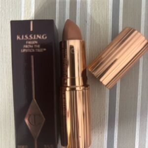 Charlotte Tilbury K.I.S.S.I.N.G Lipstick